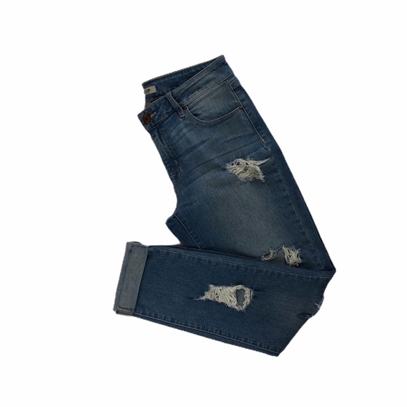 REFUGE Light Wash & Factory Distressed. Size 8 - Picture 2 of 7